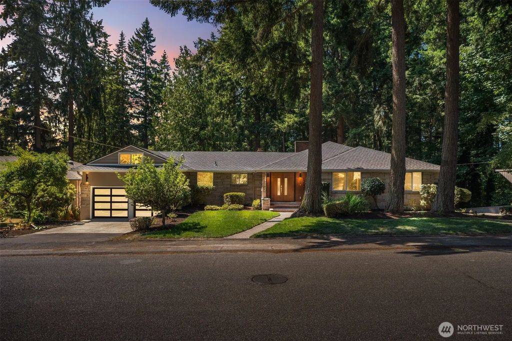 13237 8th Avenue Nw, Seattle