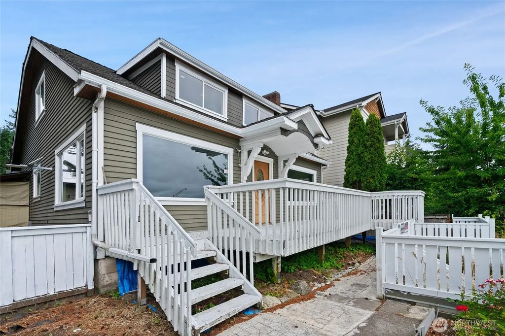 4012 Rucker Avenue, Everett