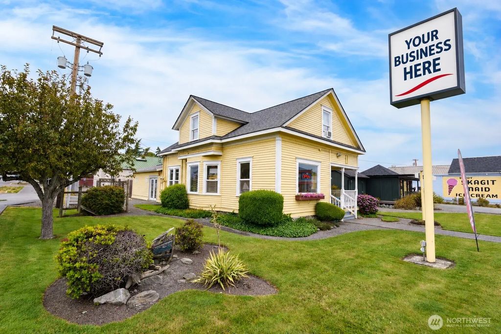2320 Commercial Avenue, Anacortes