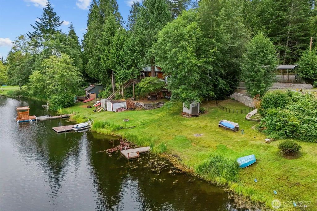1620 W Star Lake Drive, Elma