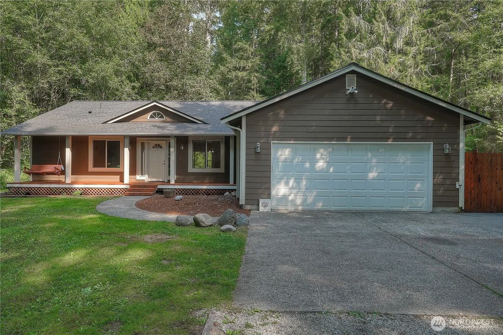 33110 27th Avenue E, Roy