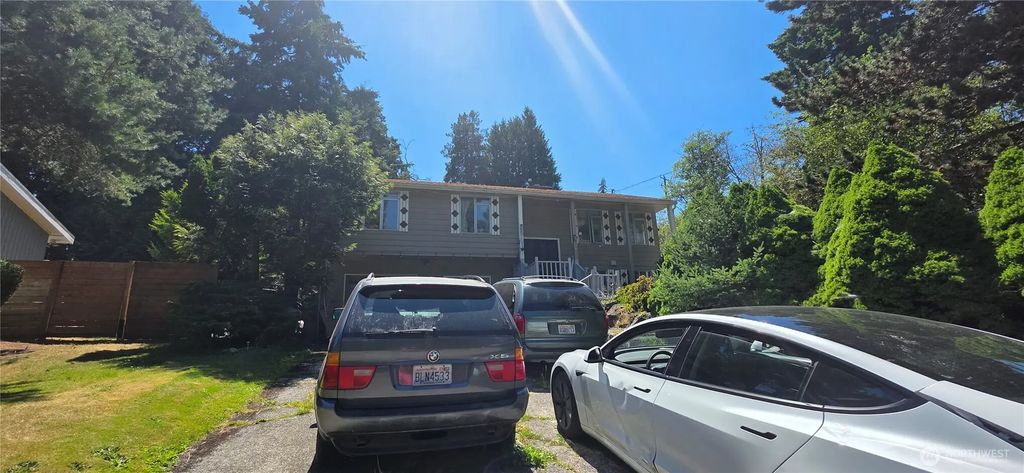 811 S 105th Street A, Seattle