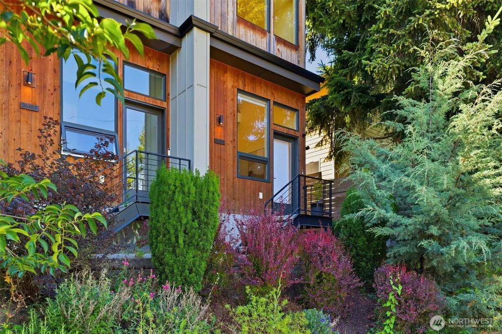 3645 22nd Avenue W G, Seattle