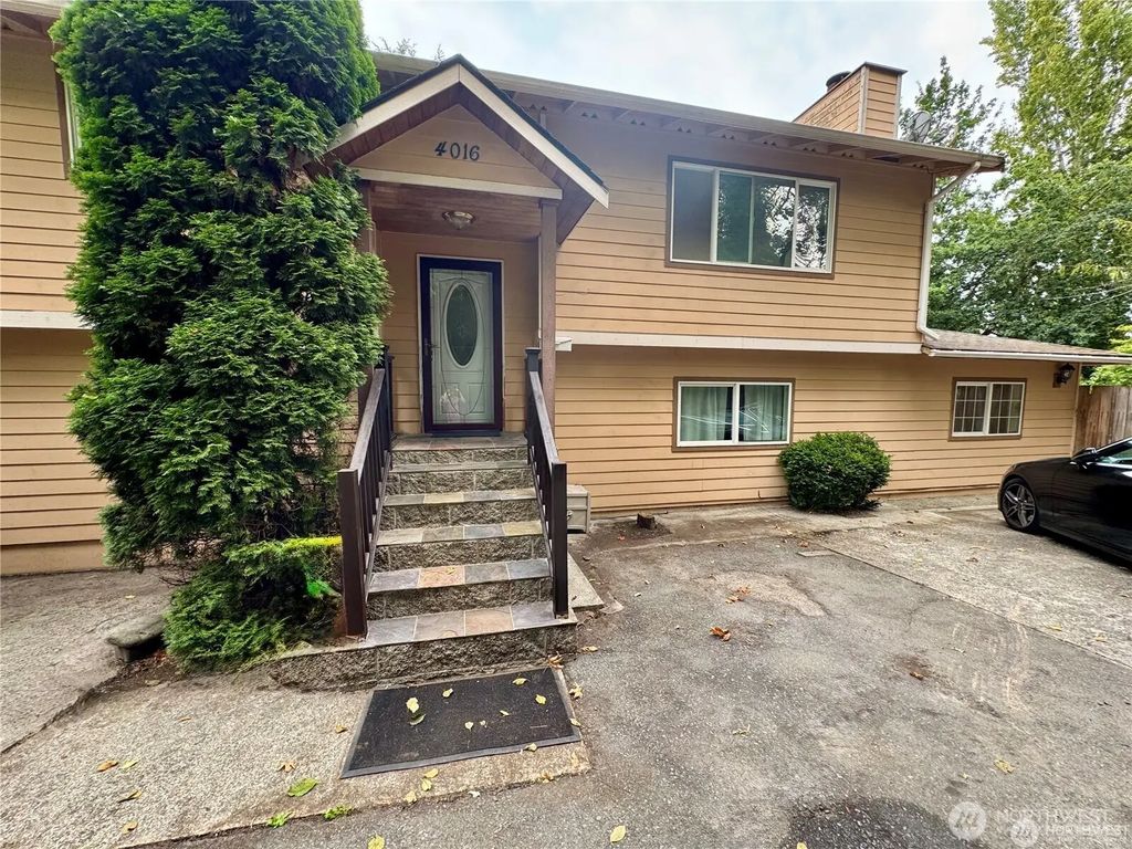 4016 Burton Place W, Seattle