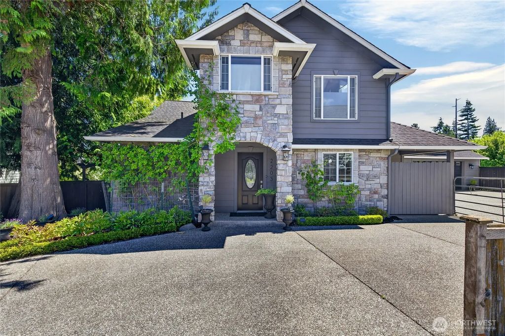 2203 22nd Street, Anacortes