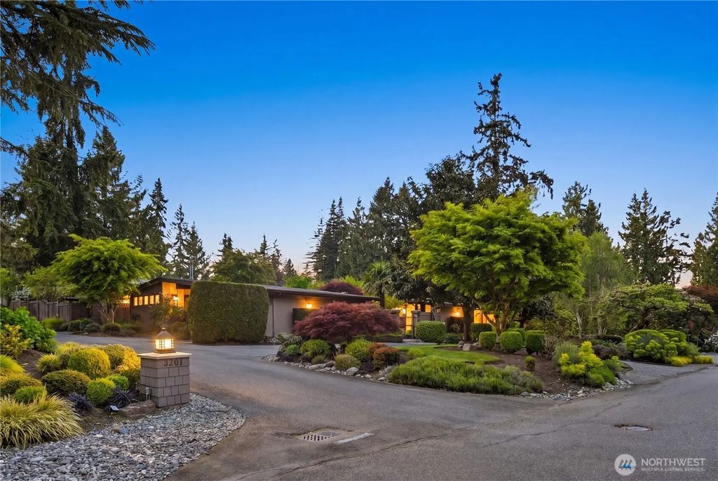3215 78th Place Ne, Medina
