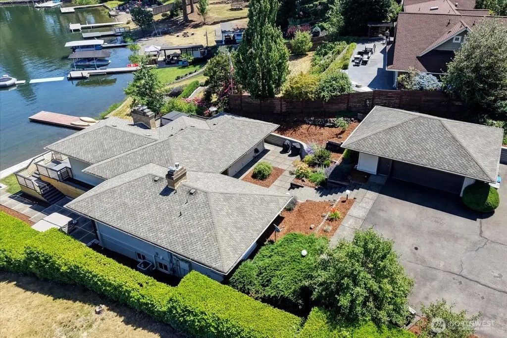 10837 Evergreen Terrace Sw, Lakewood
