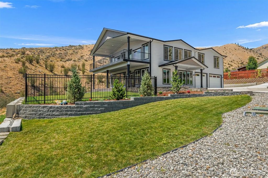 9971 Saska Way, Entiat