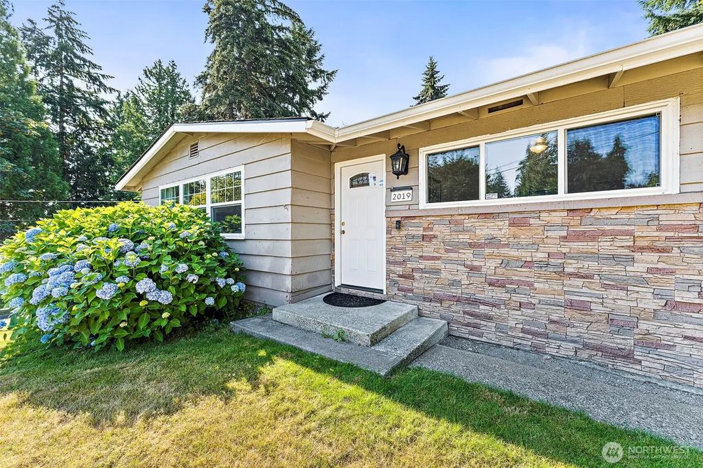 2019 Sw 317th Place, Federal Way