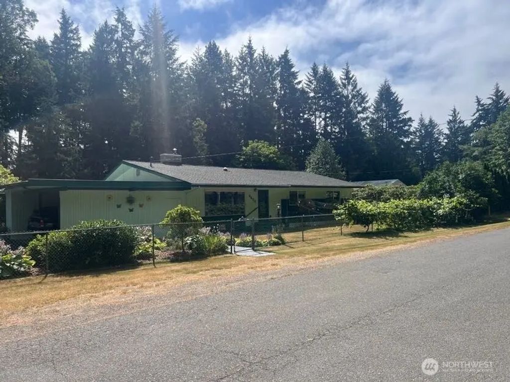 4430 Pine Avenue Ne, Bremerton