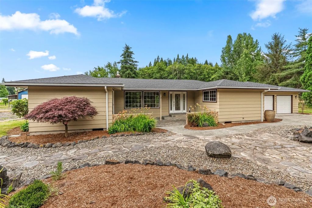 863 Byham Road, Winlock