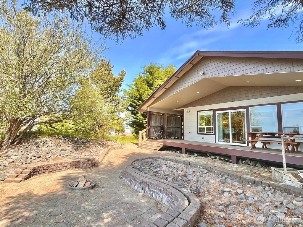 137 N Razor Clam Drive Sw, Ocean Shores