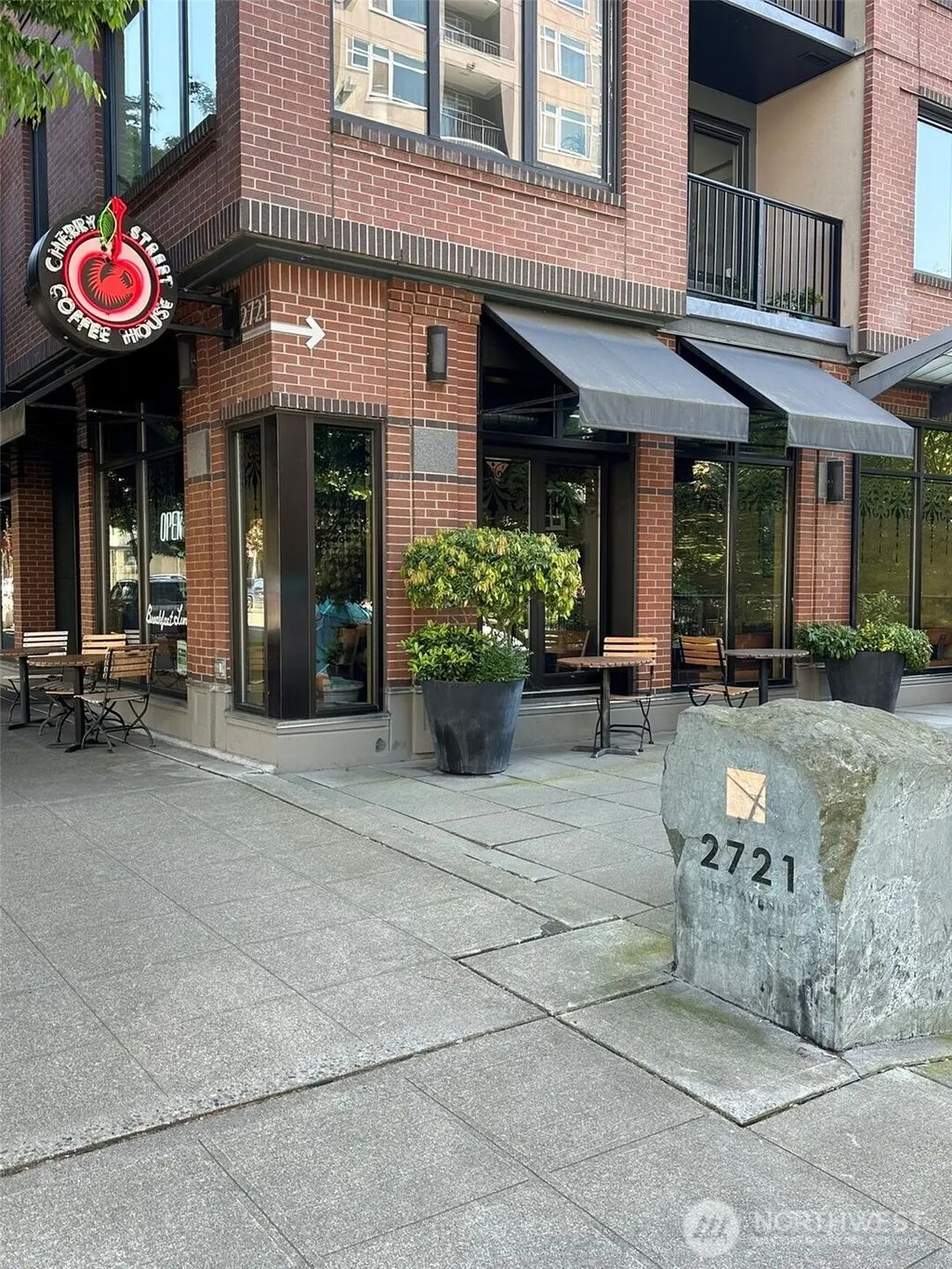 2721 1st Avenue 103, Seattle