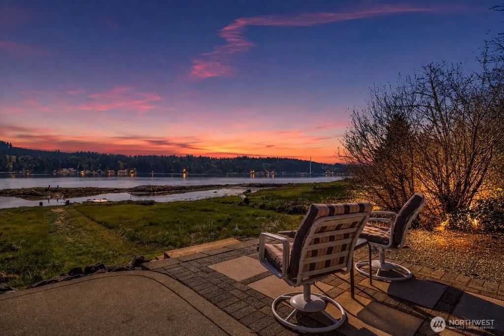 730 E North Bay Road, Allyn