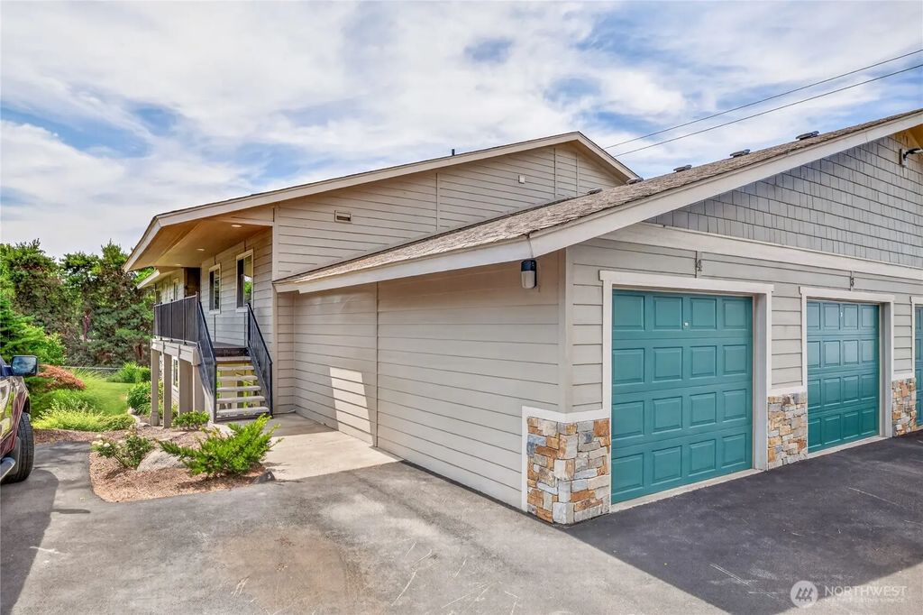 520 11th Street Ne 4, East Wenatchee