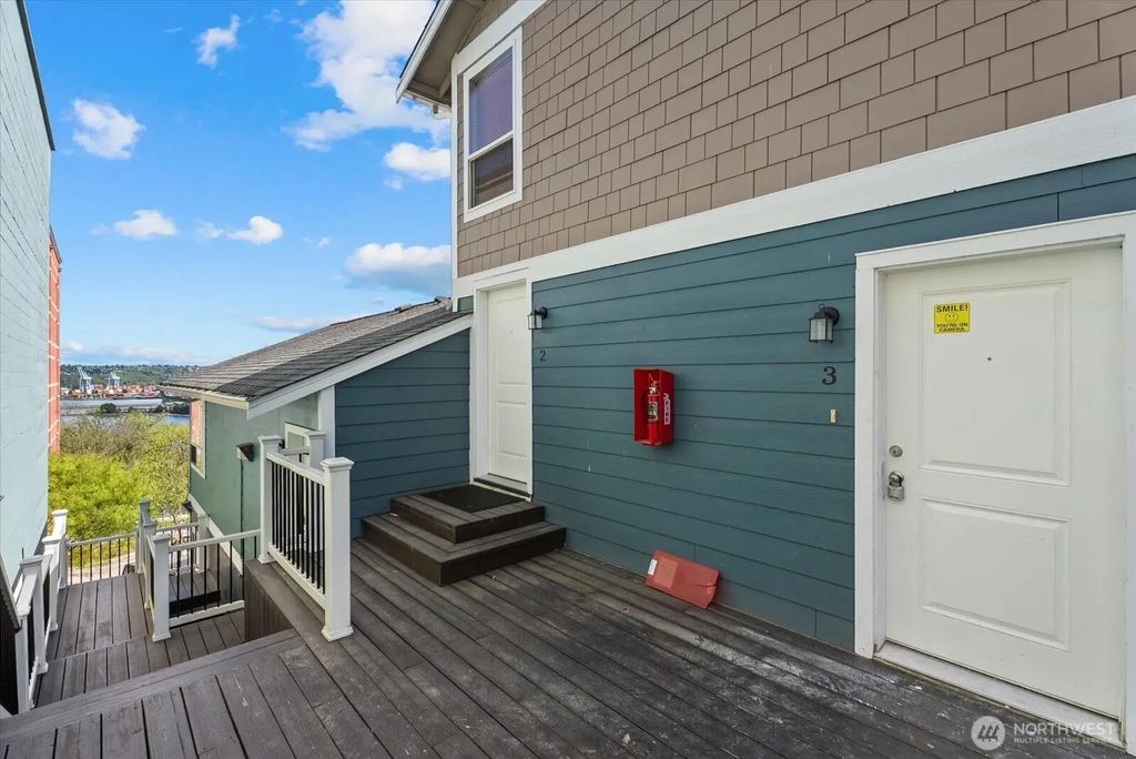 216 Broadway 3, Tacoma