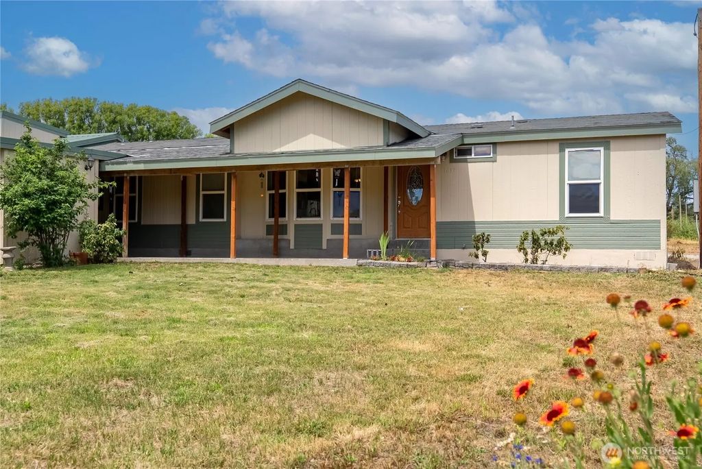 1037 A Highway 7, Tonasket
