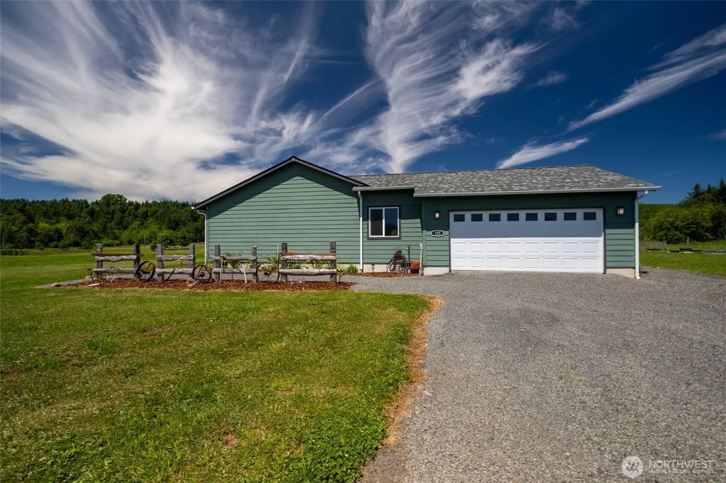 125 Apple Tree Lane, Onalaska
