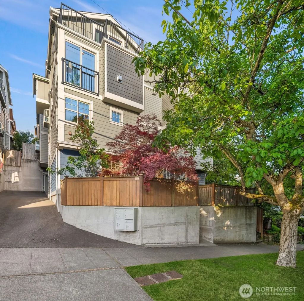 3670 Dayton Avenue N B, Seattle