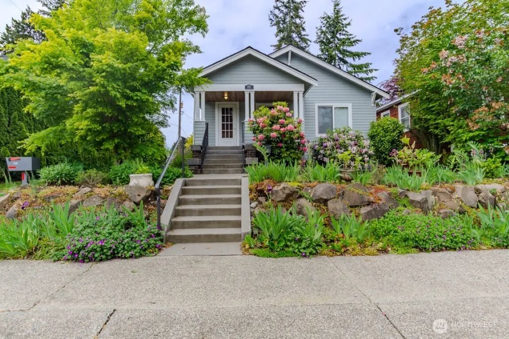 9017 5th Avenue Ne, Seattle