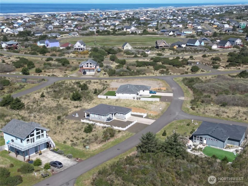 1439 Diamond Head Avenue Sw, Ocean Shores
