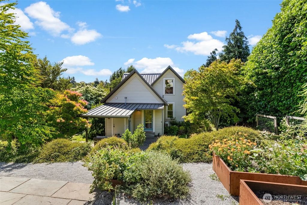 4048 37th Avenue S, Seattle