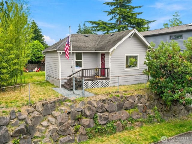 8848 13th Avenue Sw, Seattle