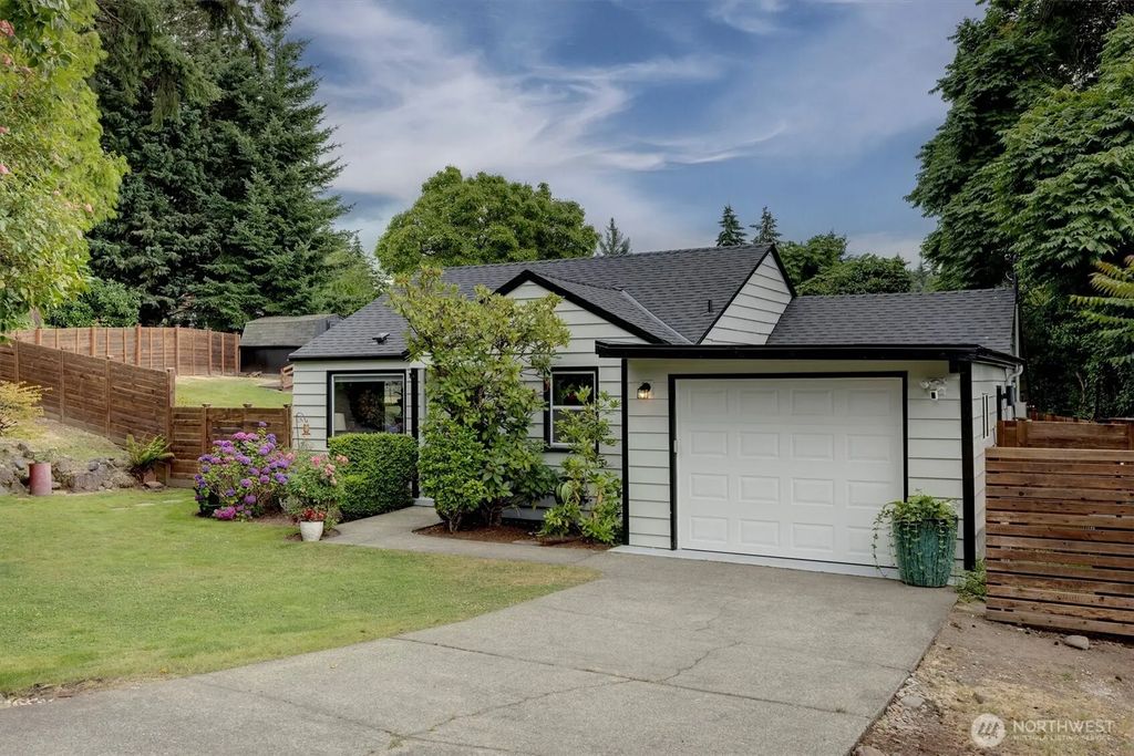 555 Windsor Place Ne, Renton