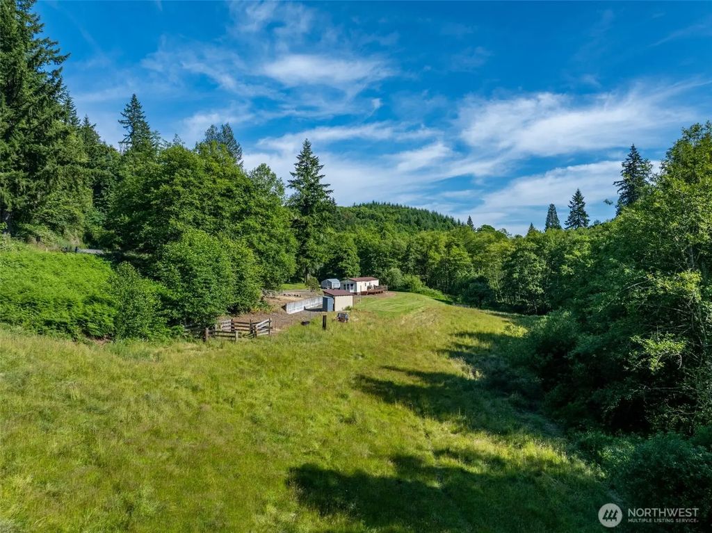 461 Kjesbu Road, Silver Creek