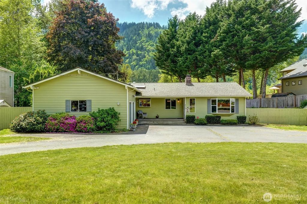 975 Front Street S, Issaquah