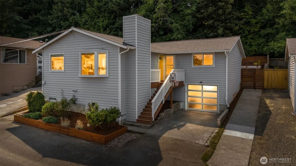 5423 31st Avenue Sw, Seattle