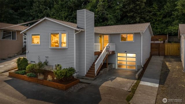 5423 31st Avenue Sw, Seattle