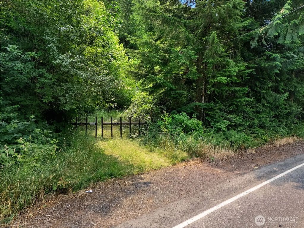 5664 State Route 508, Morton