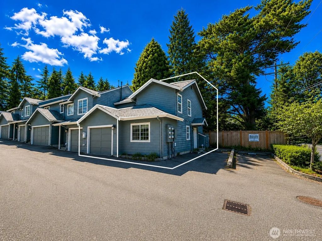 15633 44th Avenue W B-1, Lynnwood