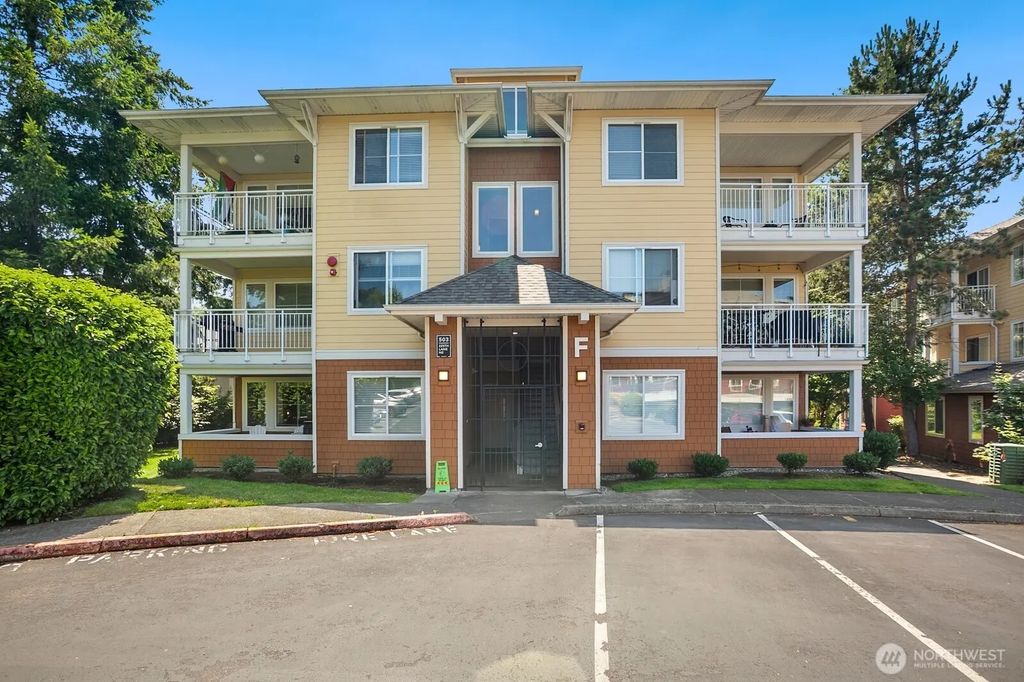 503 225th Lane Ne F105, Sammamish