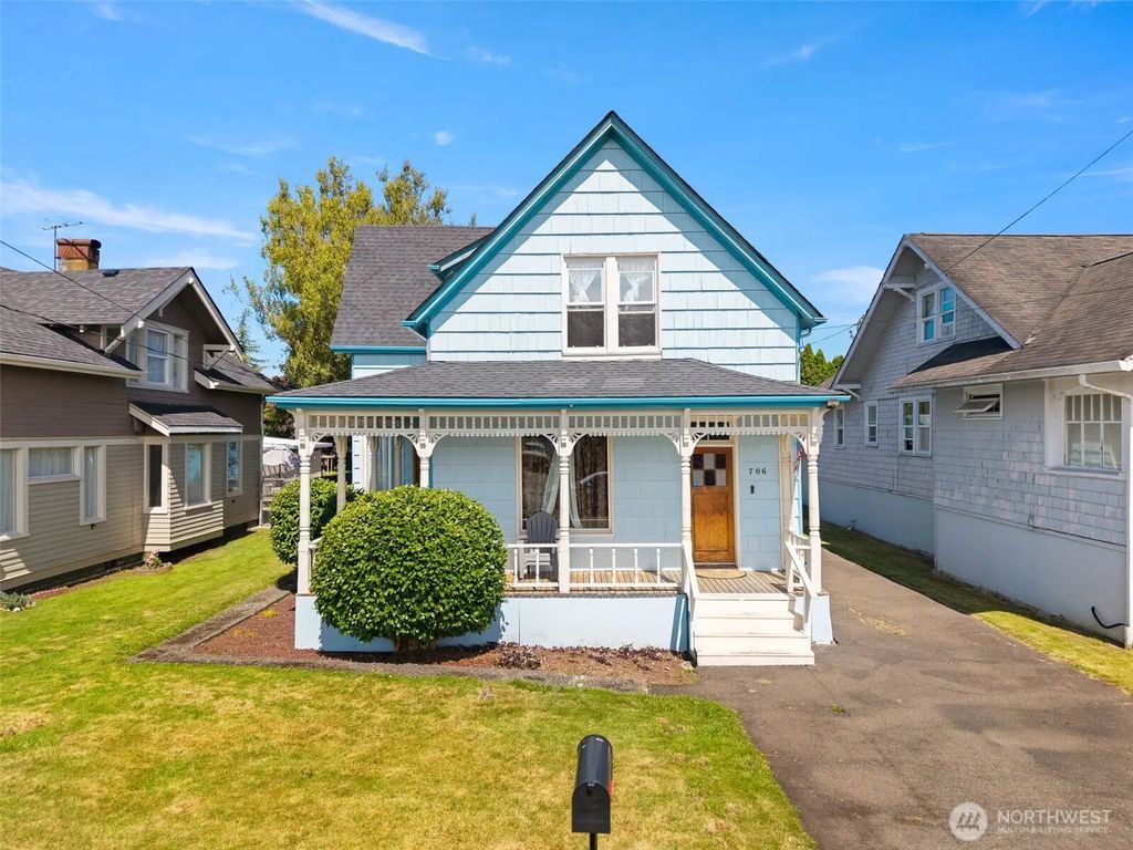 706 6th Street, Hoquiam