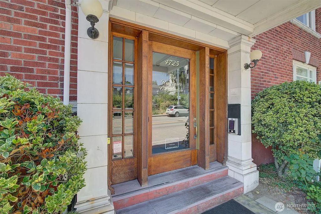 4725 15th Avenue Ne 16, Seattle