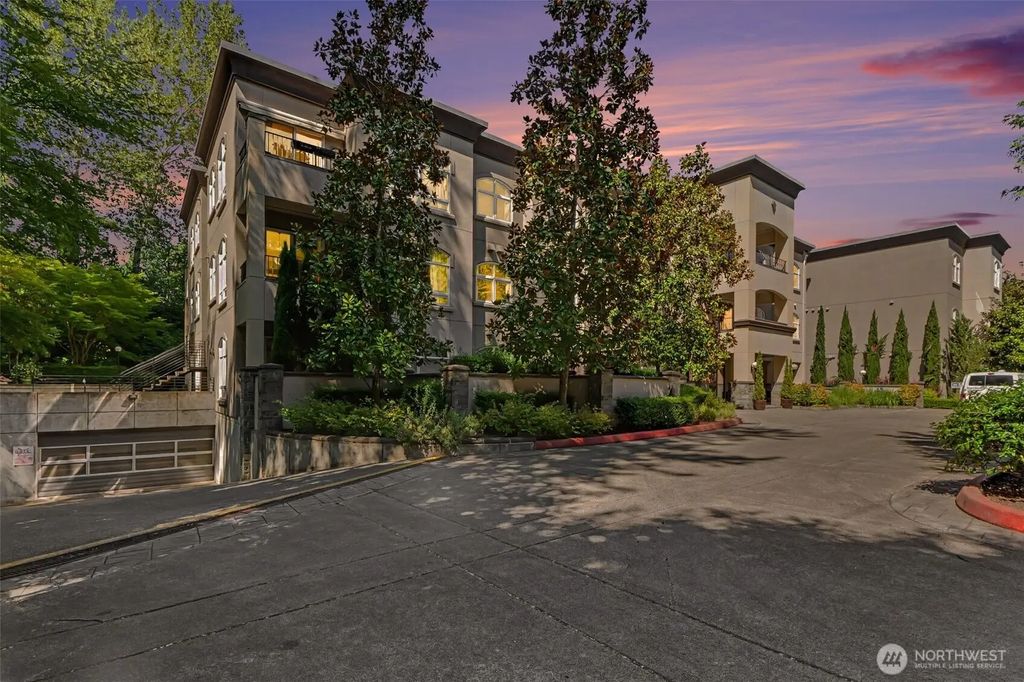 10398 Ne 17 Street 204, Bellevue