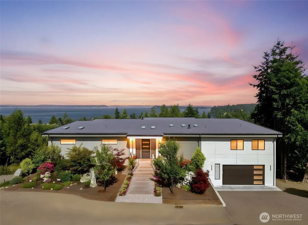 27 Seafarer Lane, Port Ludlow