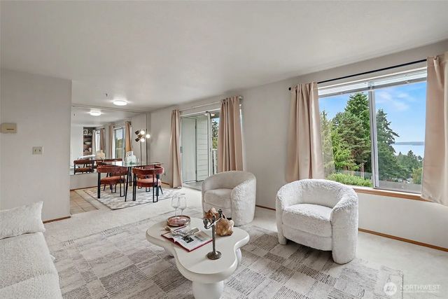 28610 16th Avenue S 202, Federal Way