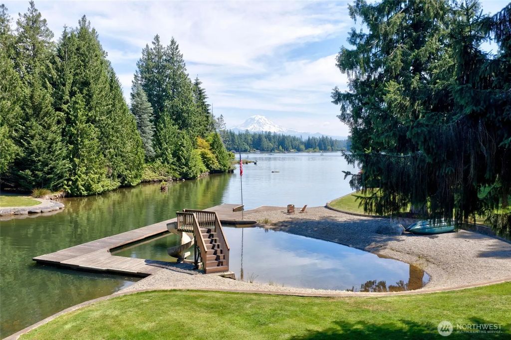 21017 Snag Island Drive East, Lake Tapps