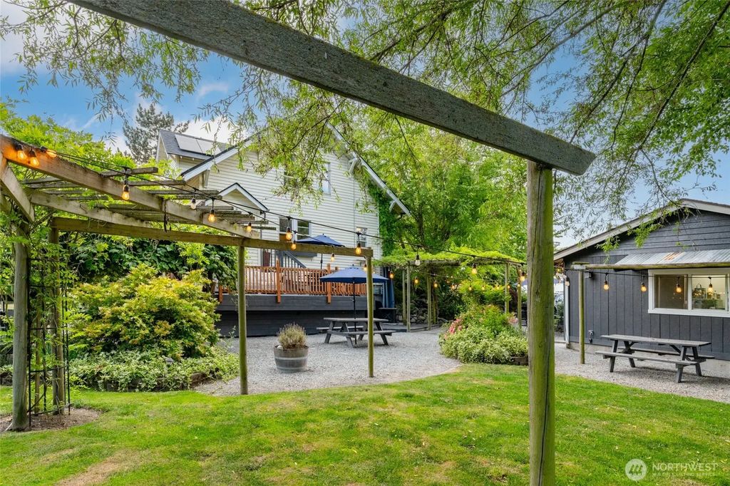 21895 Cedardale Road, Mount Vernon