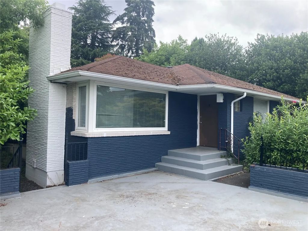 6925 52nd Avenue S, Seattle