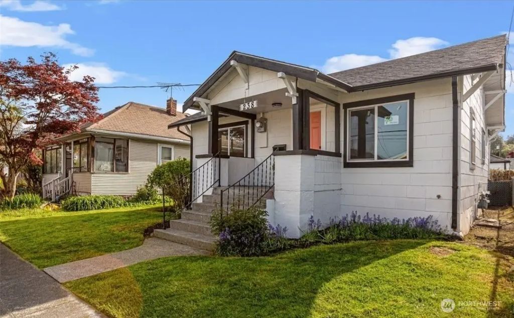 238 Meadow N, Renton