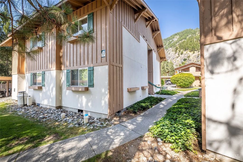 525 Alpine Place D3, Leavenworth