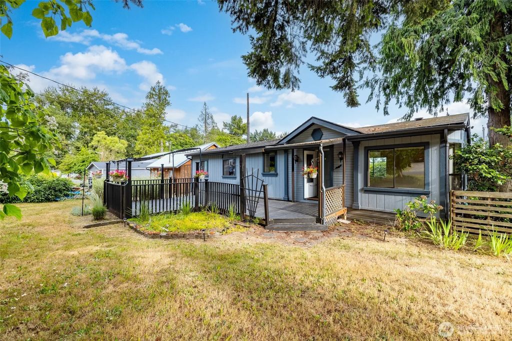 4582 Guemes Way, Ferndale