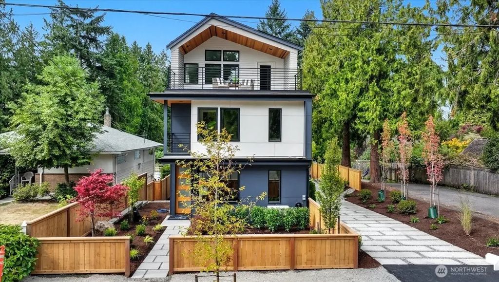 13047 39th Avenue Ne A, Seattle