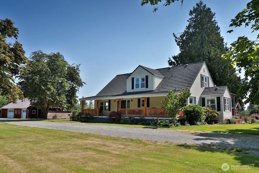 7156 Heggenes Road, Clinton