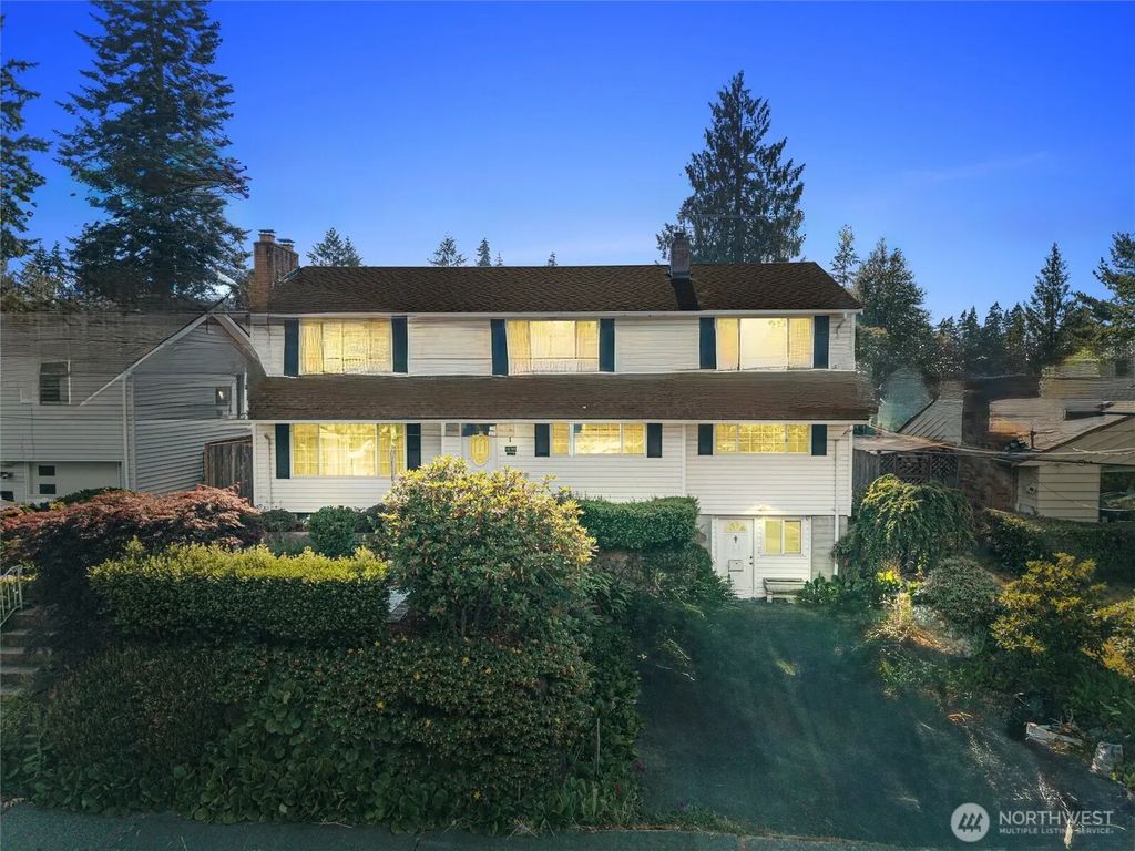 16745 Meridian Avenue N, Seattle