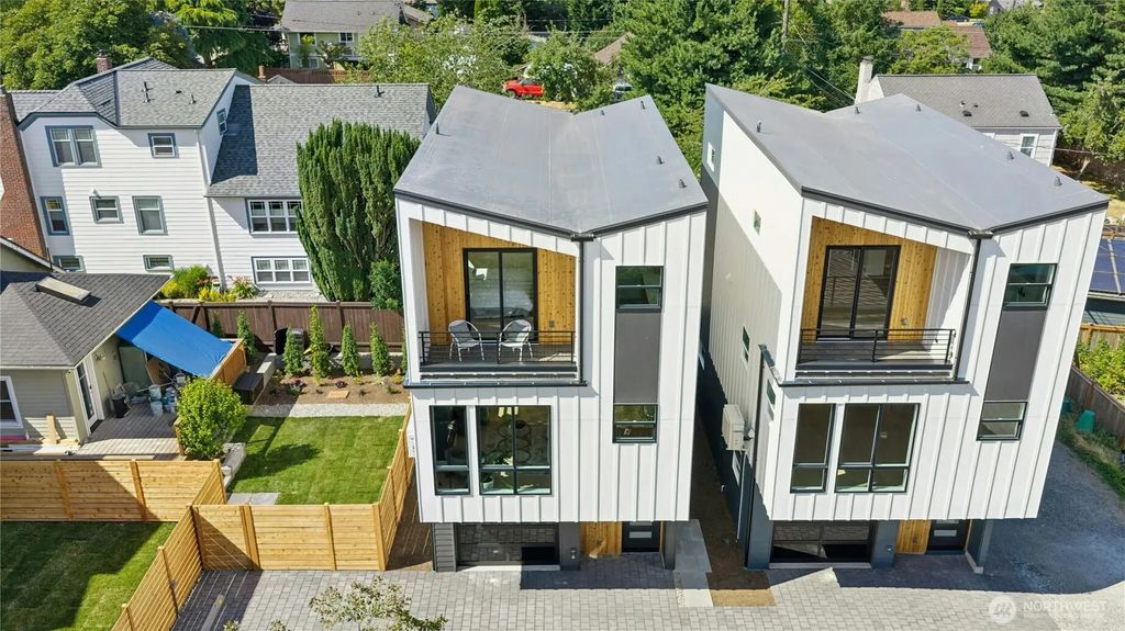 9242 Dayton Avenue N A, Seattle